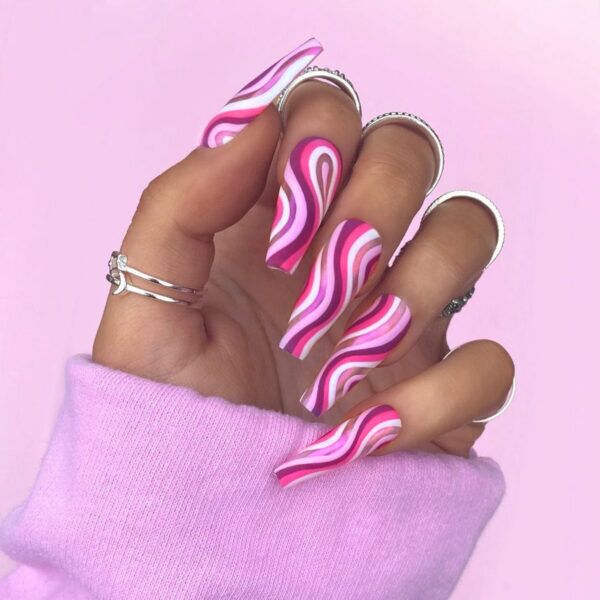 Faux ongles finis artistiques détachables et portables
